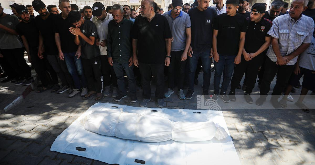شهيد ومصابون في غارة اسرائيلية على خيمة بمواصي خانيونس